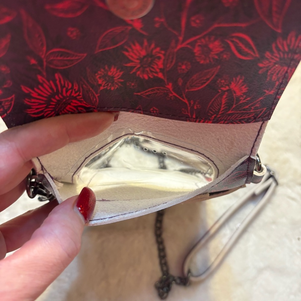 Save the Girls TouchScreen Crossbody Bag Floral Red Gunmetal Grey Hardware Chain - Picture 9 of 11